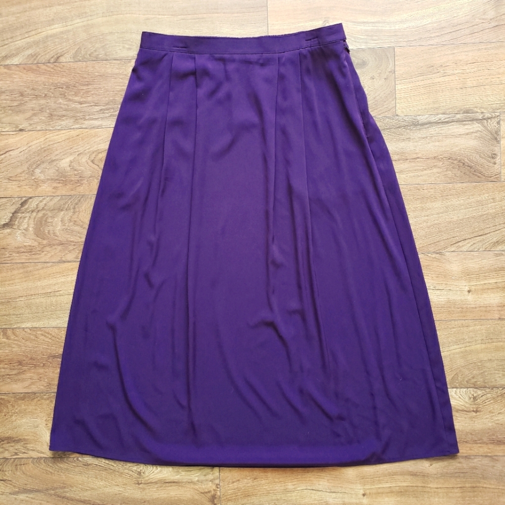 Tilley Travel Skirt, quick-dry, lightweight, midi length - purple, size large